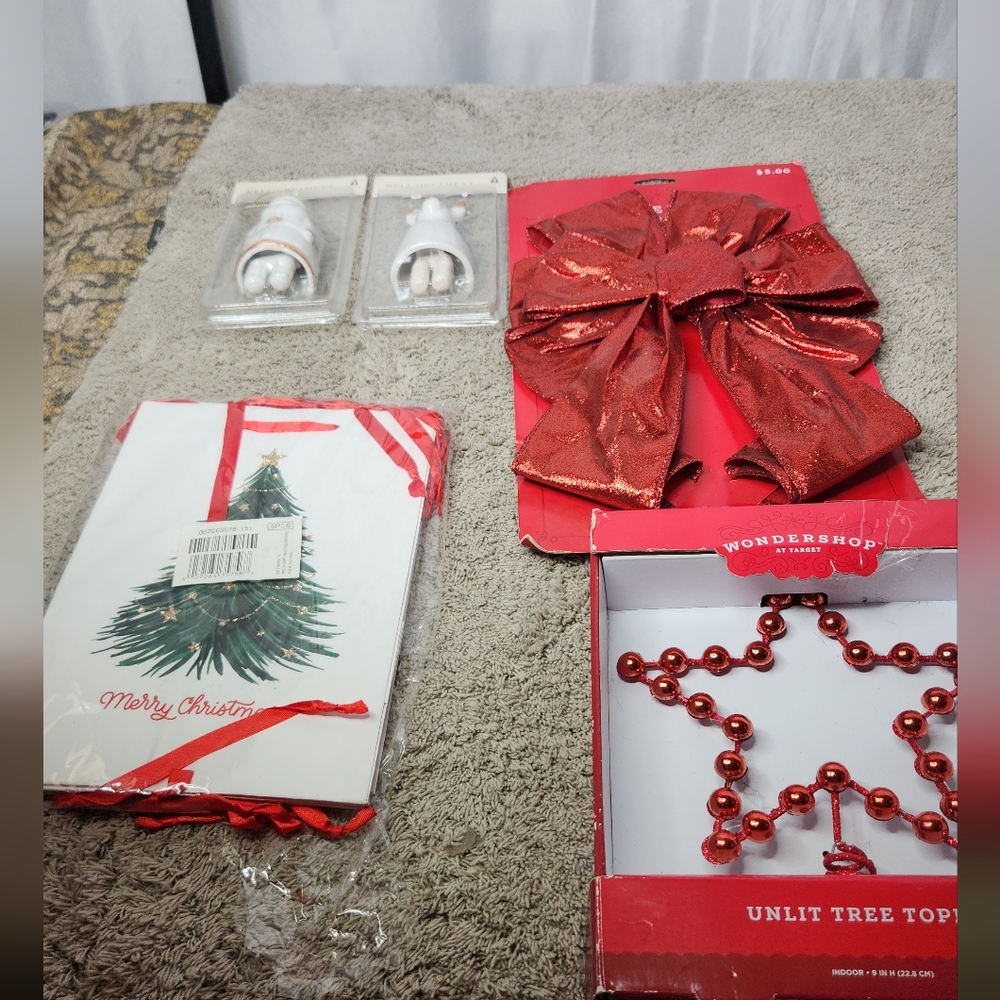 5 Piece Set Of Christmas Items